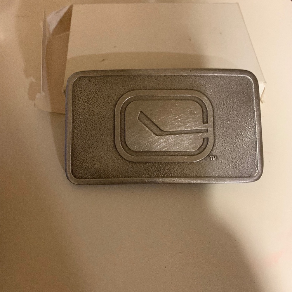 Vancouver Canucks NHL Belt Buckle (NEW no tags)